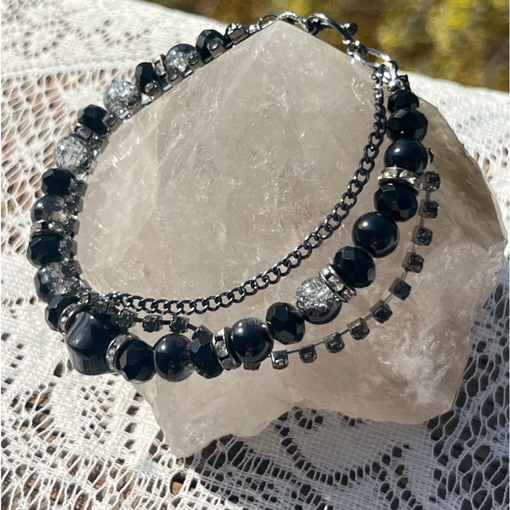 HM061 Bracelet 3 Strand 8” Black & gunmetal